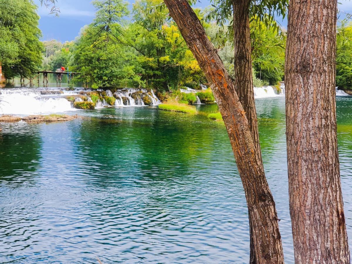 Holiday Home Waterfall View Bihac Bagian luar foto