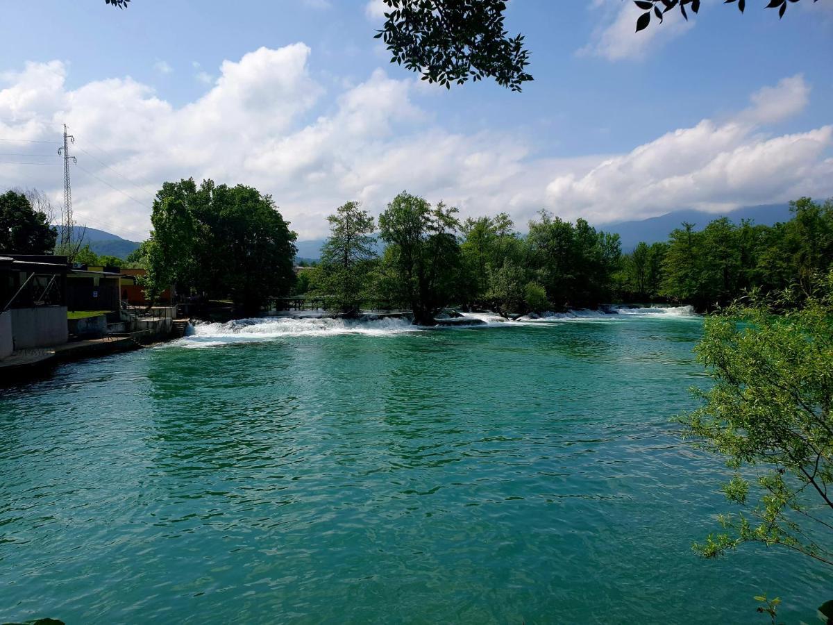 Holiday Home Waterfall View Bihac Bagian luar foto