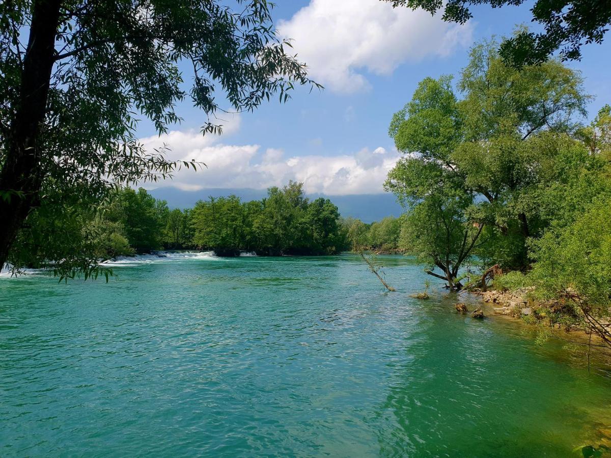 Holiday Home Waterfall View Bihac Bagian luar foto